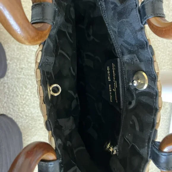 Vintage Salvatore Ferragamo purse - Picture 8 of 10